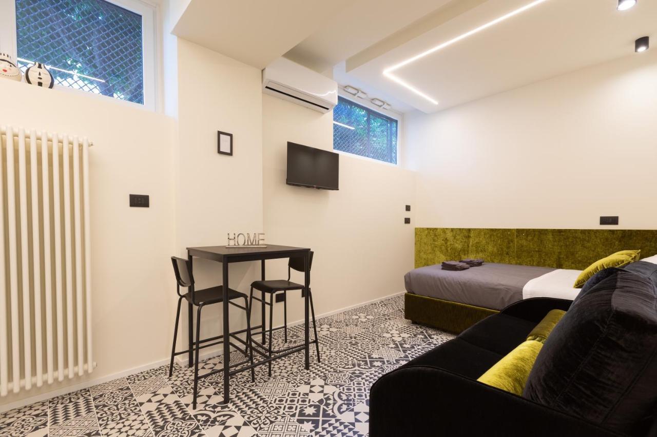 Pay60 -Crescenzago- Luxury Yellow House Milan Exterior photo