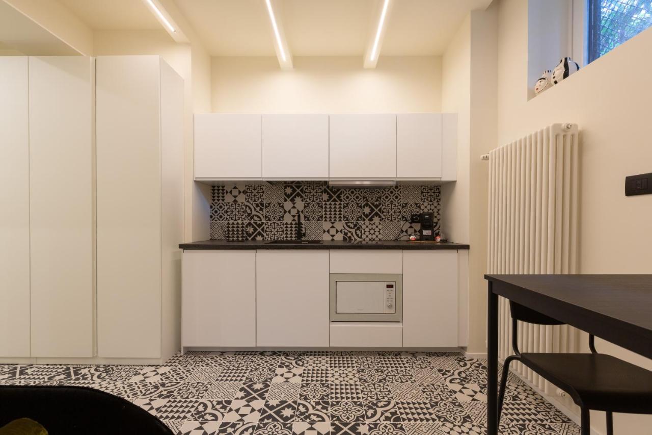 Pay60 -Crescenzago- Luxury Yellow House Milan Exterior photo