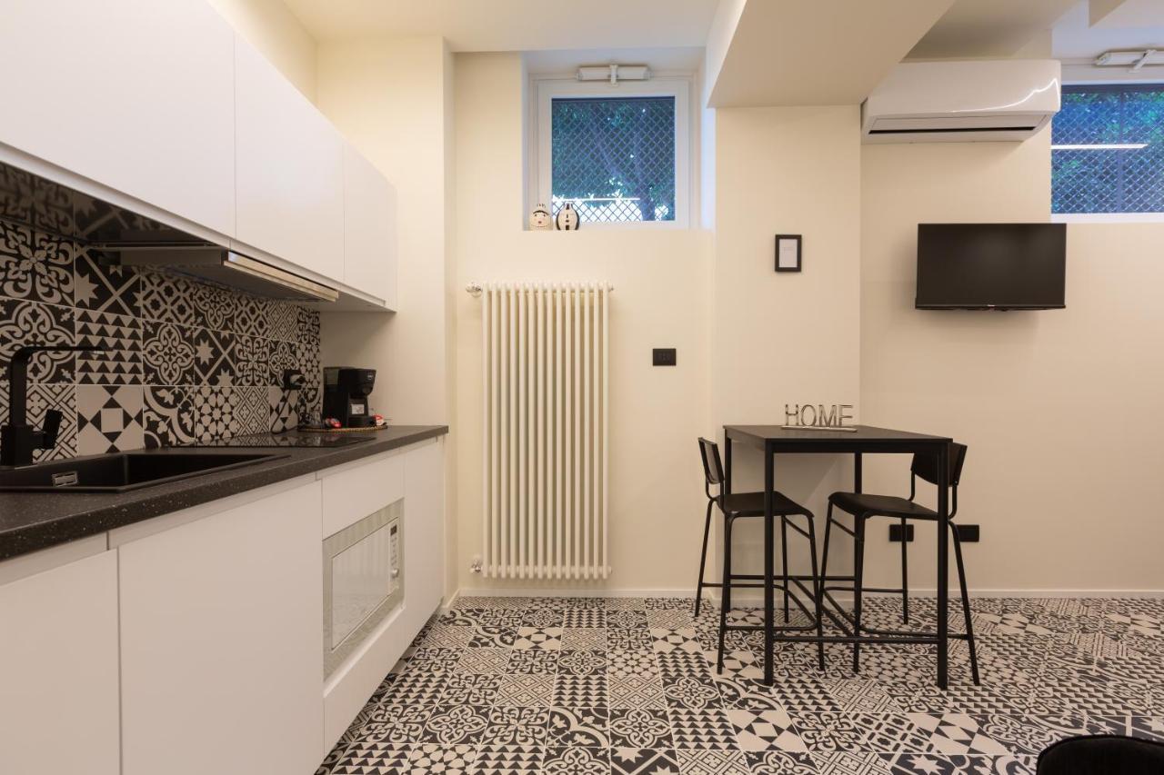 Pay60 -Crescenzago- Luxury Yellow House Milan Exterior photo